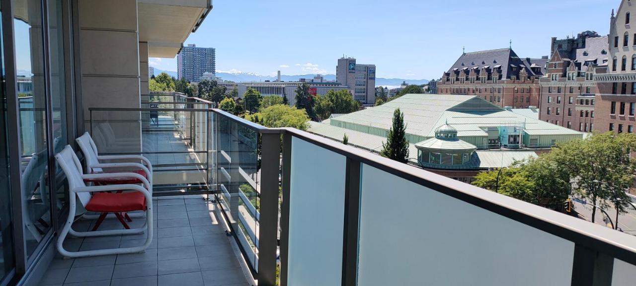 Waterfalls Hotel - Suite In Falls Downtown With Pool Виктория Экстерьер фото